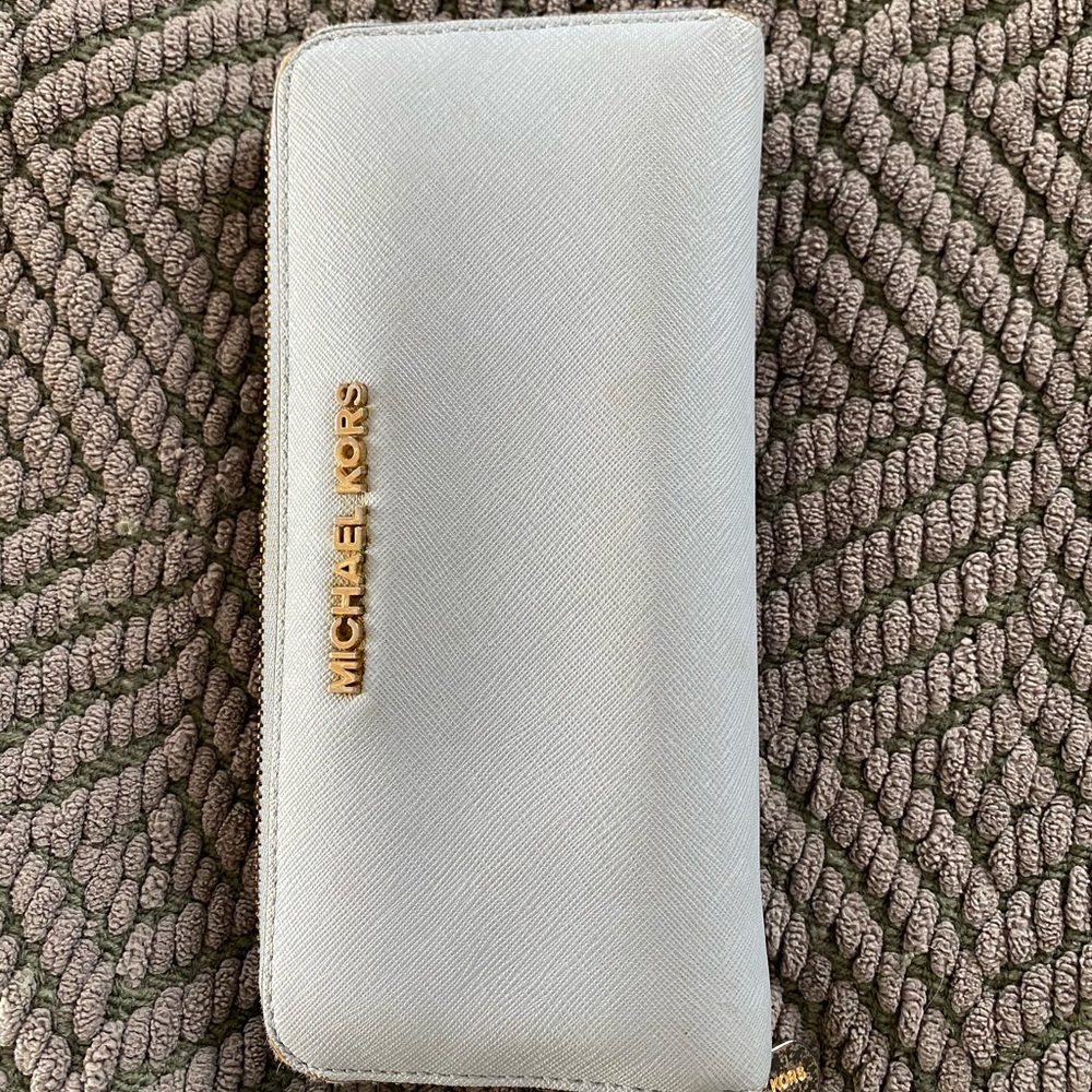 Michael Kors Zip Wallet